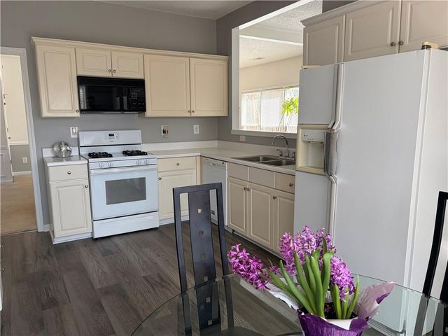 2572 Pembrooke Way, Lawrenceville, GA 30044