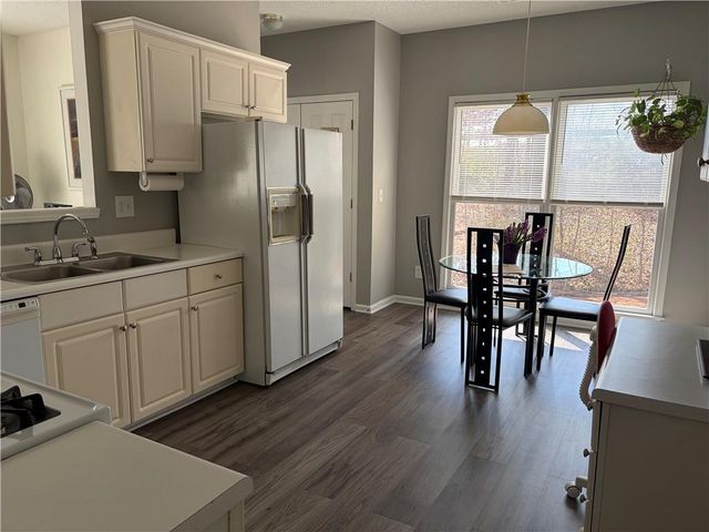 2572 Pembrooke Way, Lawrenceville, GA 30044