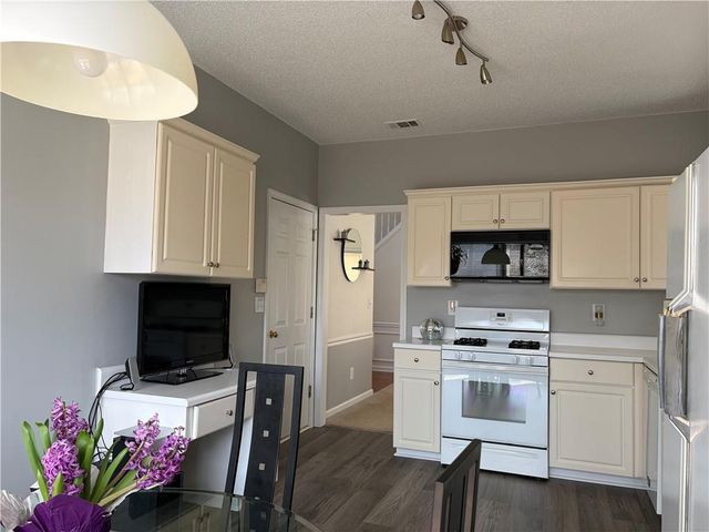 2572 Pembrooke Way, Lawrenceville, GA 30044