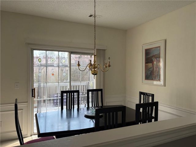 2572 Pembrooke Way, Lawrenceville, GA 30044