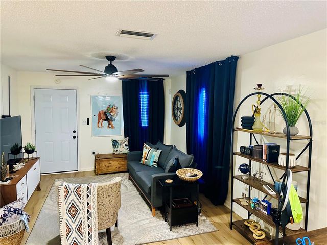 1802 W HOUSE STREET, Plant City, FL 33563