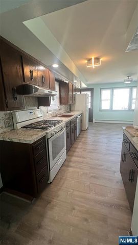 281 Main Street, East Rutherford, NJ 07073