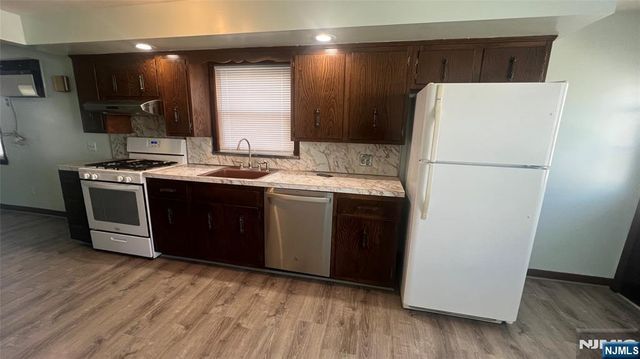 281 Main Street, East Rutherford, NJ 07073