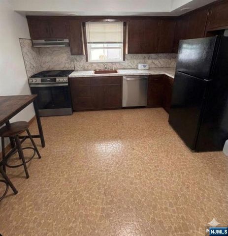281 Main Street, East Rutherford, NJ 07073