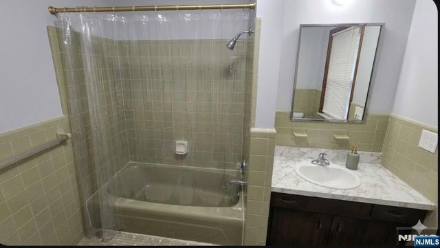 281 Main Street, East Rutherford, NJ 07073