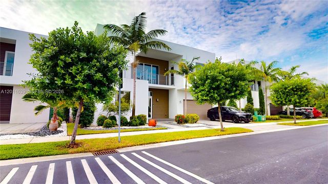 9980 NW 74th Ter, Doral, FL 33178