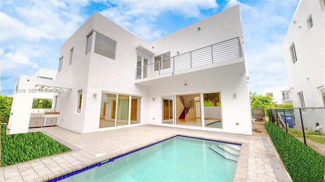 9980 NW 74th Ter, Doral, FL 33178