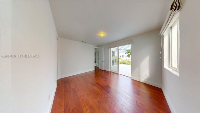 9980 NW 74th Ter, Doral, FL 33178