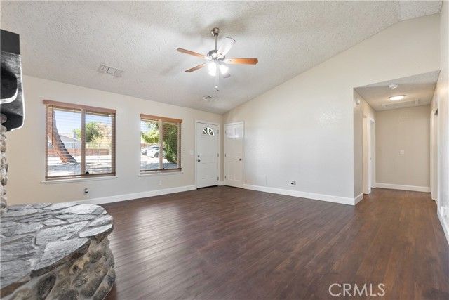 18742 Vine Street, Hesperia, CA 92345