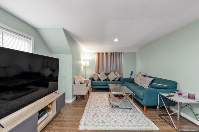 47 Murray Hill Street, Elmont, NY 11003