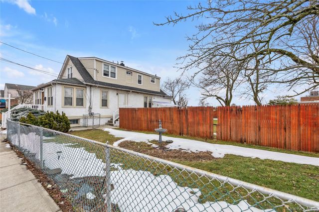 47 Murray Hill Street, Elmont, NY 11003