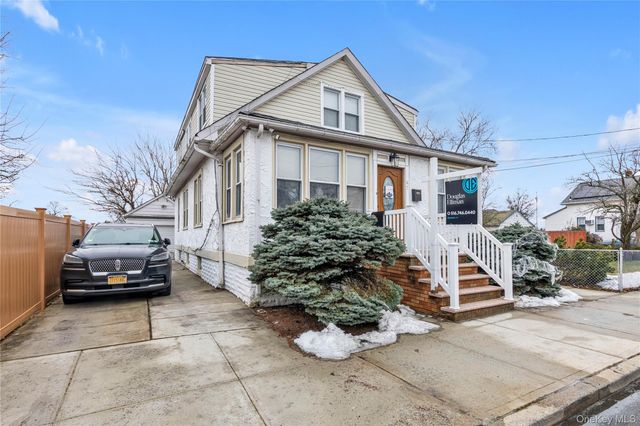 47 Murray Hill Street, Elmont, NY 11003