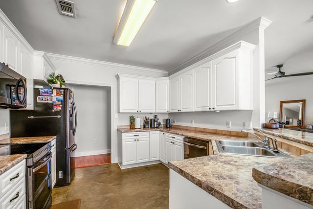 2 Montrose Ct., Hattiesburg, MS 39402