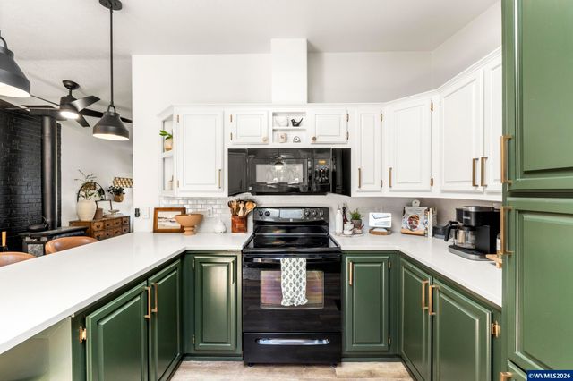 1637 Ten Oaks Ln, Woodburn, OR 97071
