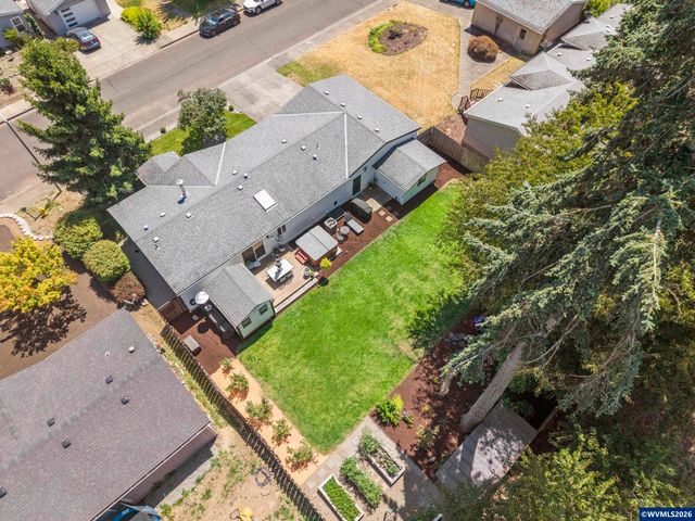 1637 Ten Oaks Ln, Woodburn, OR 97071