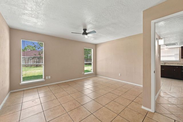 7726 Chaseview Drive, Houston, TX 77489