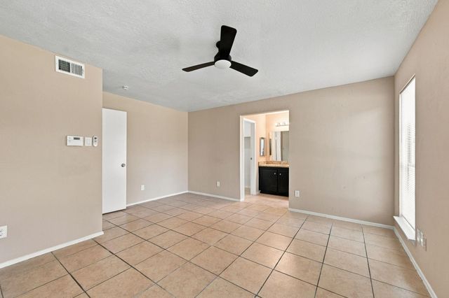 7726 Chaseview Drive, Houston, TX 77489