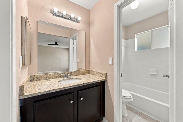 7726 Chaseview Drive, Houston, TX 77489