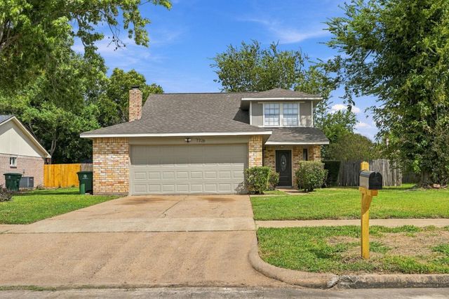 7726 Chaseview Drive, Houston, TX 77489