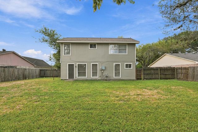 7726 Chaseview Drive, Houston, TX 77489