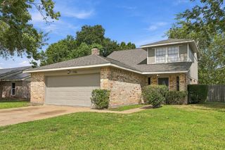 7726 Chaseview Drive, Houston, TX 77489