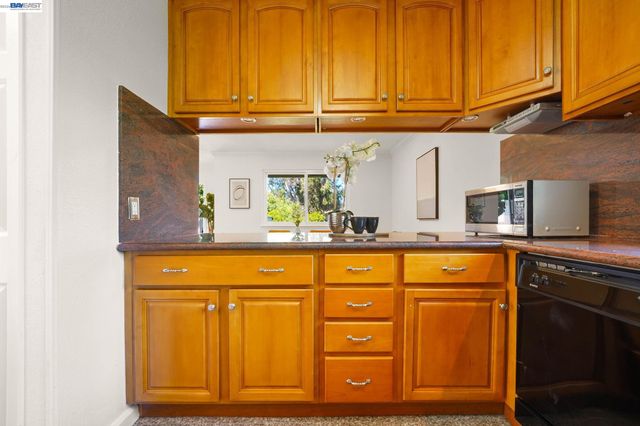 40300 Grimmer Blvd, Fremont, CA 94538