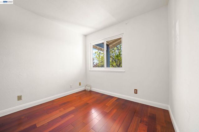 40300 Grimmer Blvd, Fremont, CA 94538