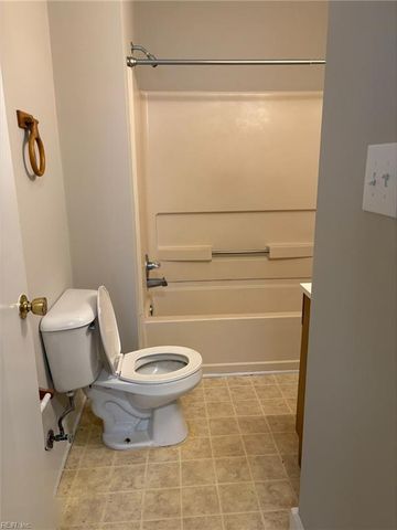 348 Washington St Apt 2, Portsmouth, VA 23704