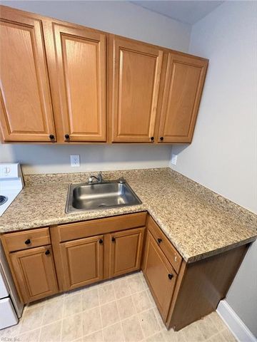 348 Washington St Apt 2, Portsmouth, VA 23704