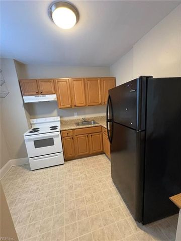 348 Washington St Apt 2, Portsmouth, VA 23704