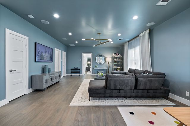 4527 Elsby Avenue, Dallas, TX 75209
