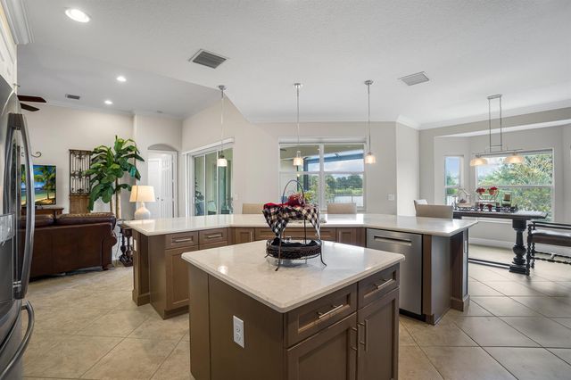 1774 Belmont Circle SW, Vero Beach, FL 32968