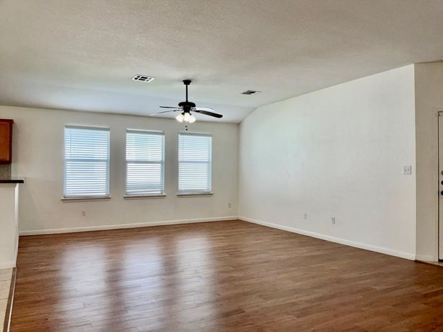 7833 Squirrel Hollow DR, Georgetown, TX 78628