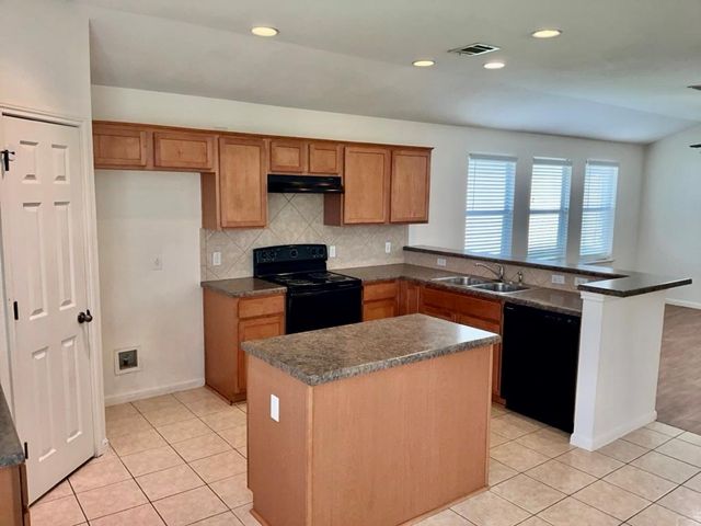 7833 Squirrel Hollow DR, Georgetown, TX 78628