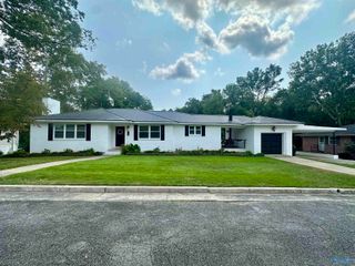 916 Edgewood Drive, Gadsden, AL 35901