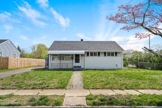 423 Lafayette Avenue, Toms River, NJ 08753