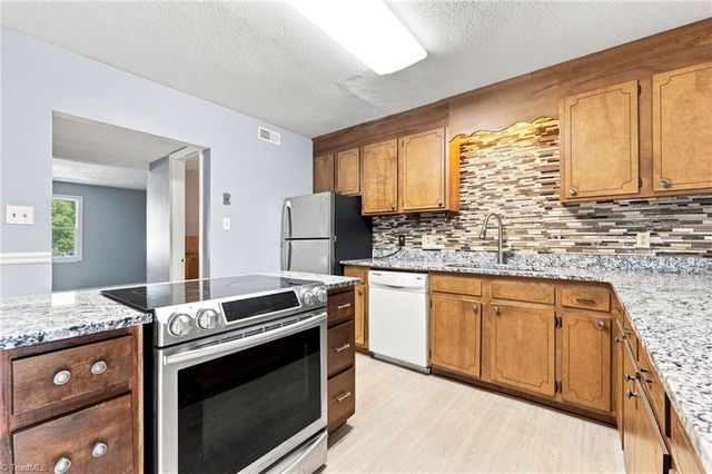 5741 Bramblegate Road M, Greensboro, NC 27409