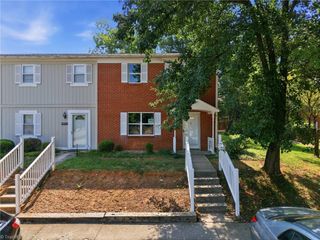5741 Bramblegate Road M, Greensboro, NC 27409