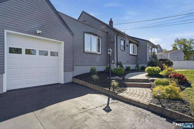 30 Brookview Drive, North Haledon, NJ 07508