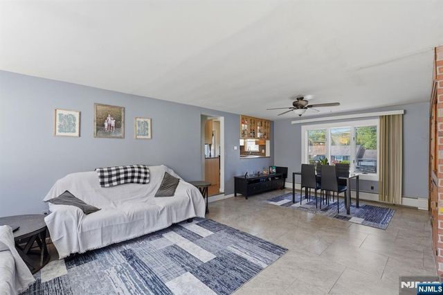 30 Brookview Drive, North Haledon, NJ 07508