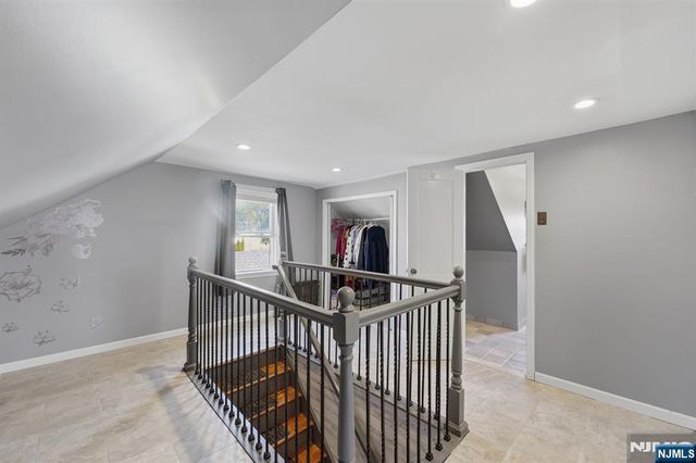 30 Brookview Drive, North Haledon, NJ 07508