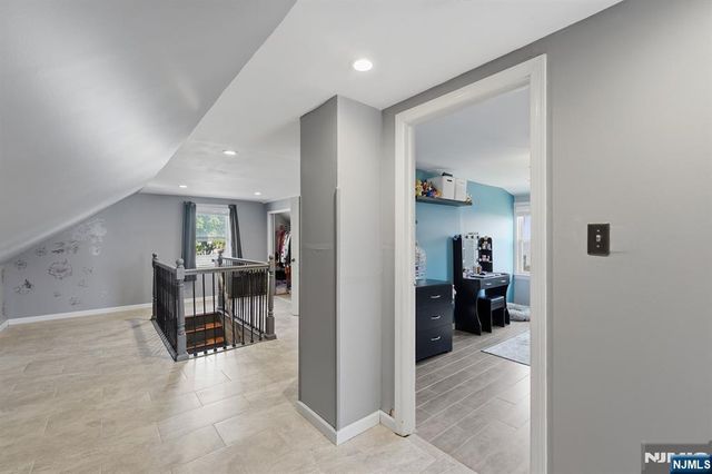 30 Brookview Drive, North Haledon, NJ 07508