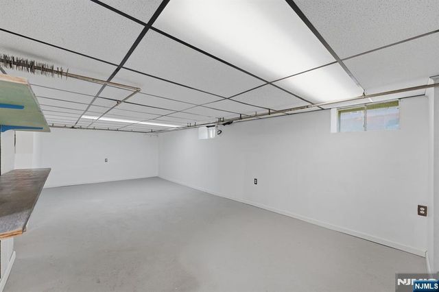 30 Brookview Drive, North Haledon, NJ 07508