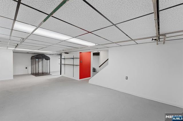 30 Brookview Drive, North Haledon, NJ 07508