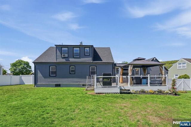 30 Brookview Drive, North Haledon, NJ 07508