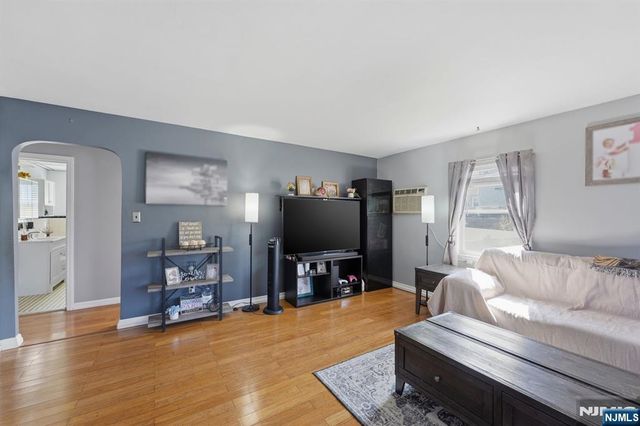 30 Brookview Drive, North Haledon, NJ 07508