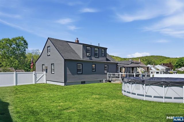 30 Brookview Drive, North Haledon, NJ 07508