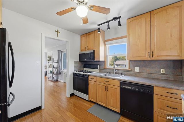 30 Brookview Drive, North Haledon, NJ 07508