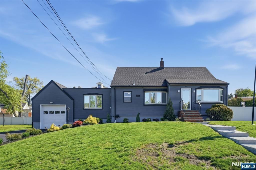 30 Brookview Drive, North Haledon, NJ 07508