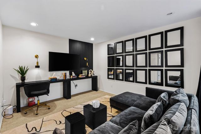 112 Michaels Court, Woodbridge Proper, NJ 07095